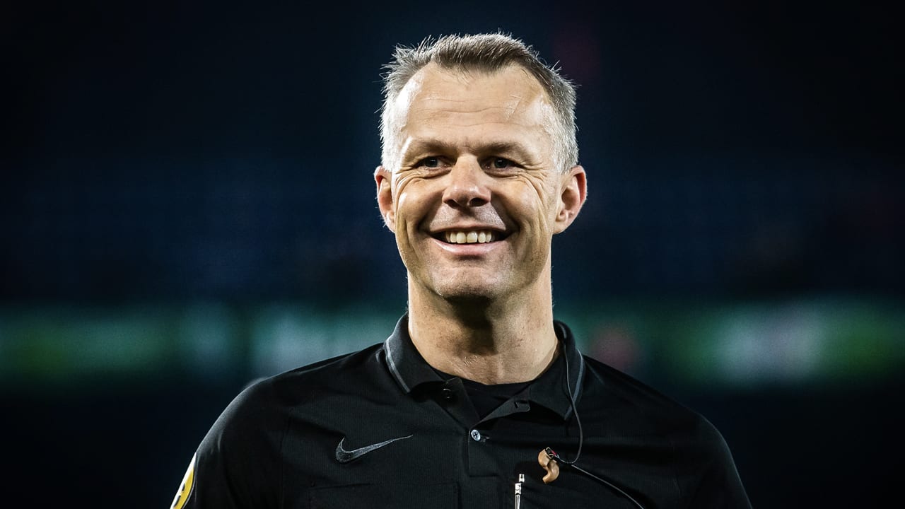 Kuipers fluit Champions League-kraker én bekerfinale tussen Ajax en Vitesse