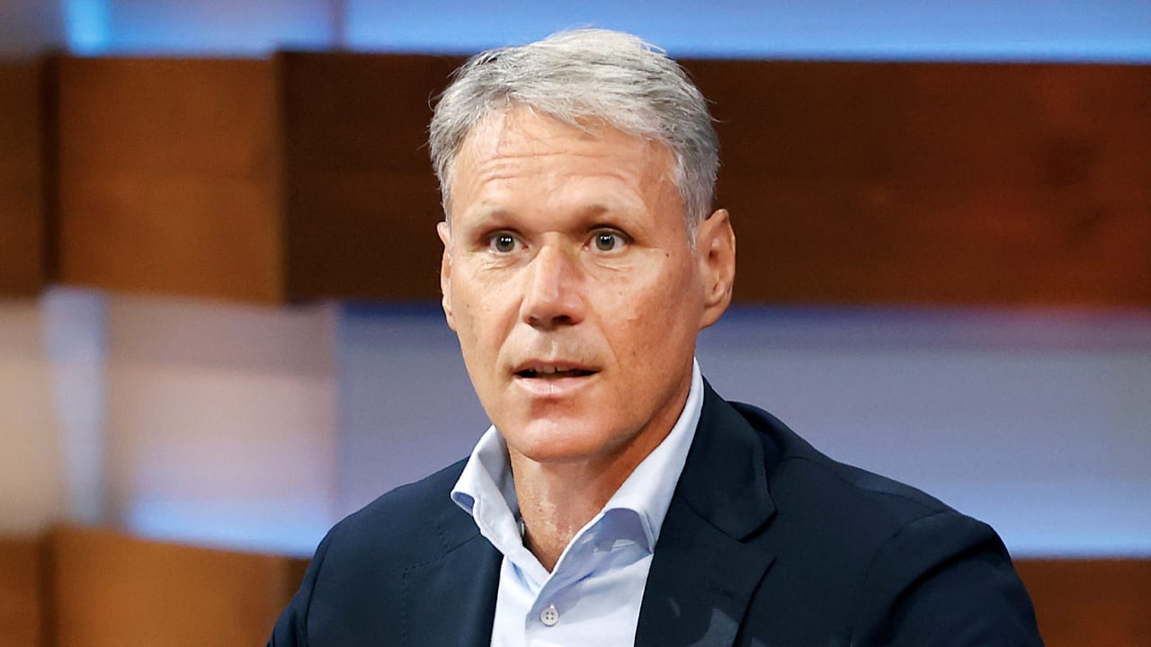 Van Basten kritisch op Ajacied: 'Dat vind ik niet bij een grote voetballer horen'