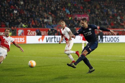 Koploper PSV in slotfase naast FC Utrecht