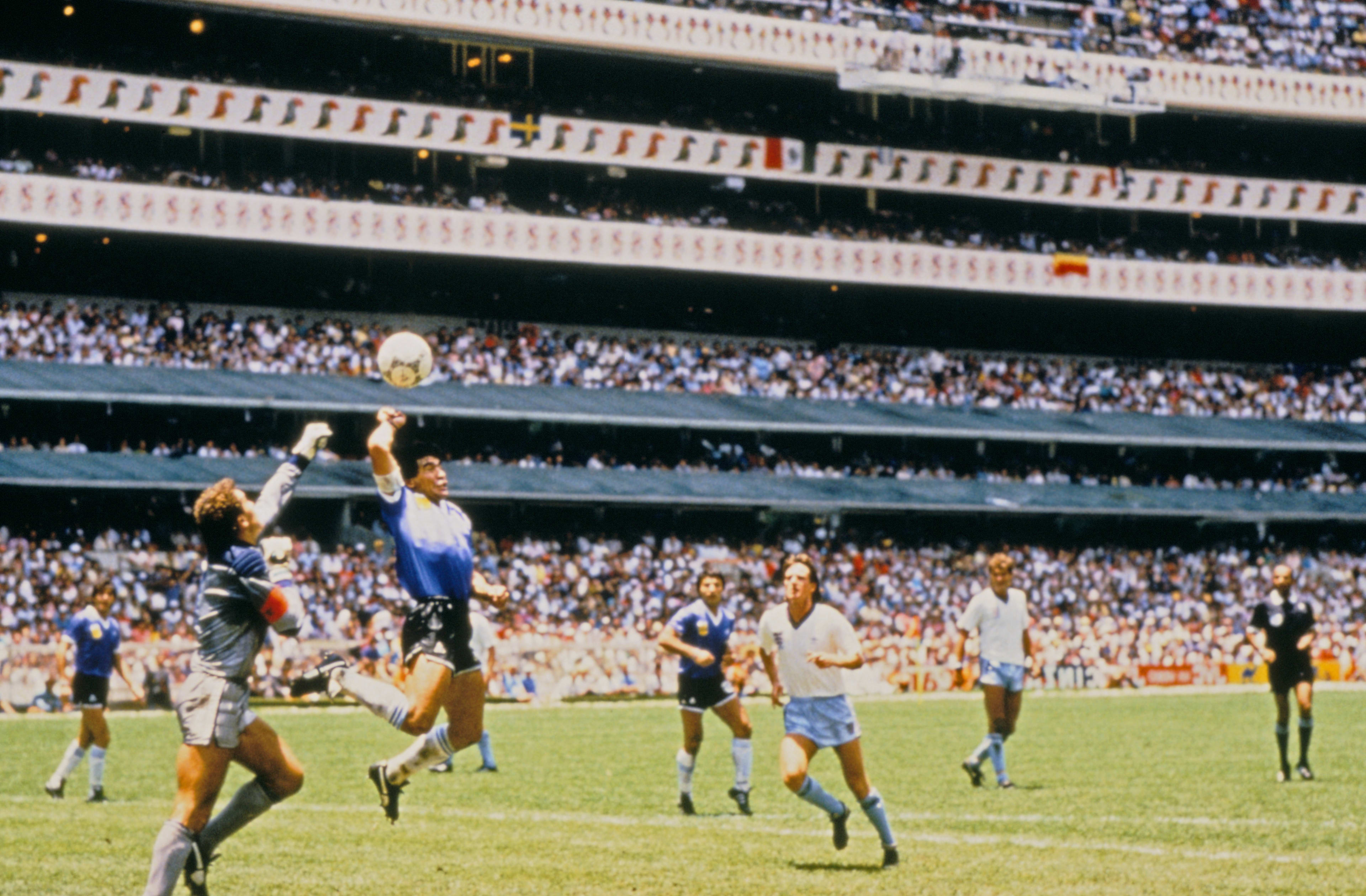 Precies 33 jaar geleden scoorde Maradona met de hand van God