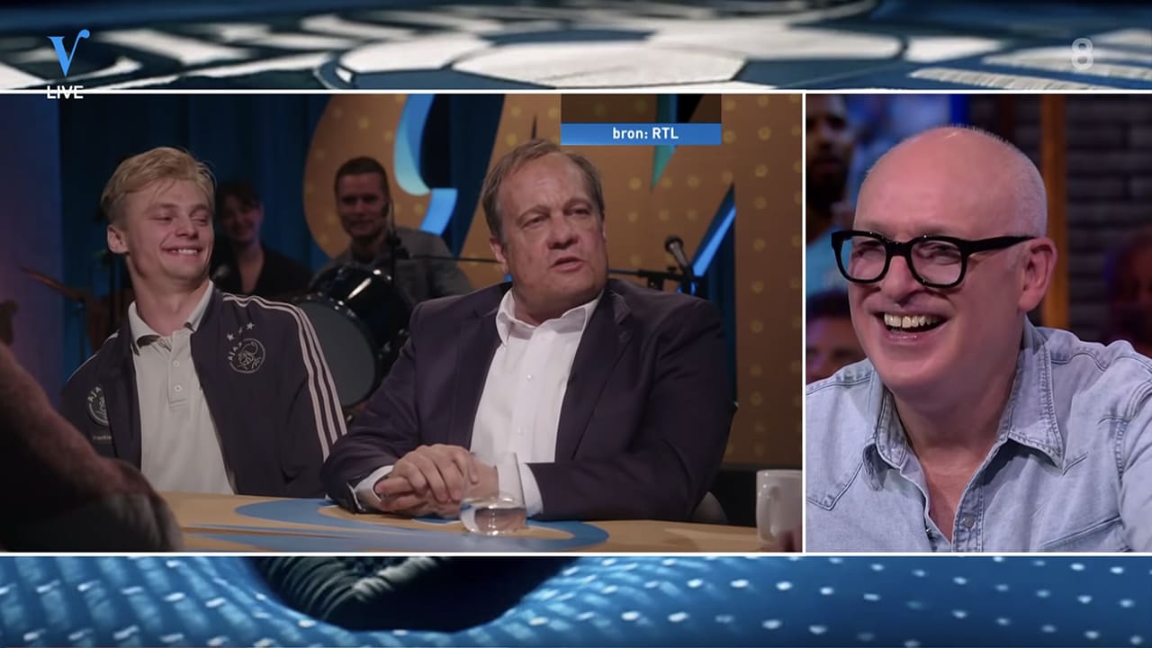 CLASSIC: René geniet van Dick Advocaat-imitatie