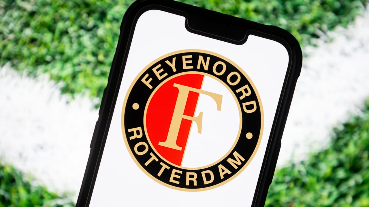 Feyenoord speelt komend seizoen met een aangepast logo