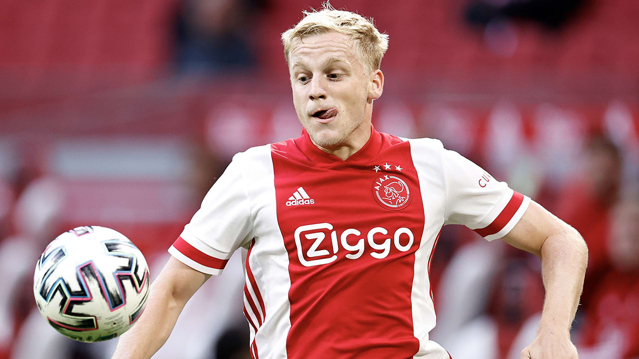'Van de Beek ontbreekt in wedstrijdselectie Ajax en is dichtbij transfer'