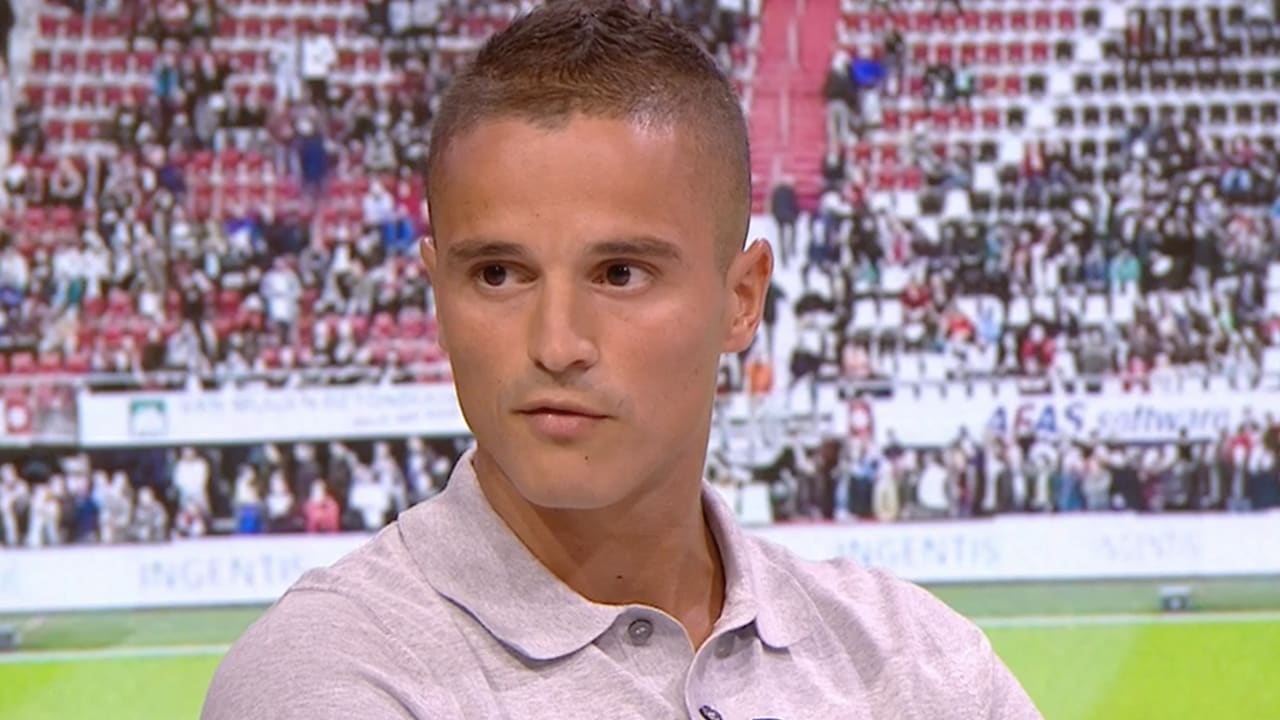 Afellay kritisch op Schmidt: 'Alsof hij met een kalasjnikov de wedstrijd in moet gaan'