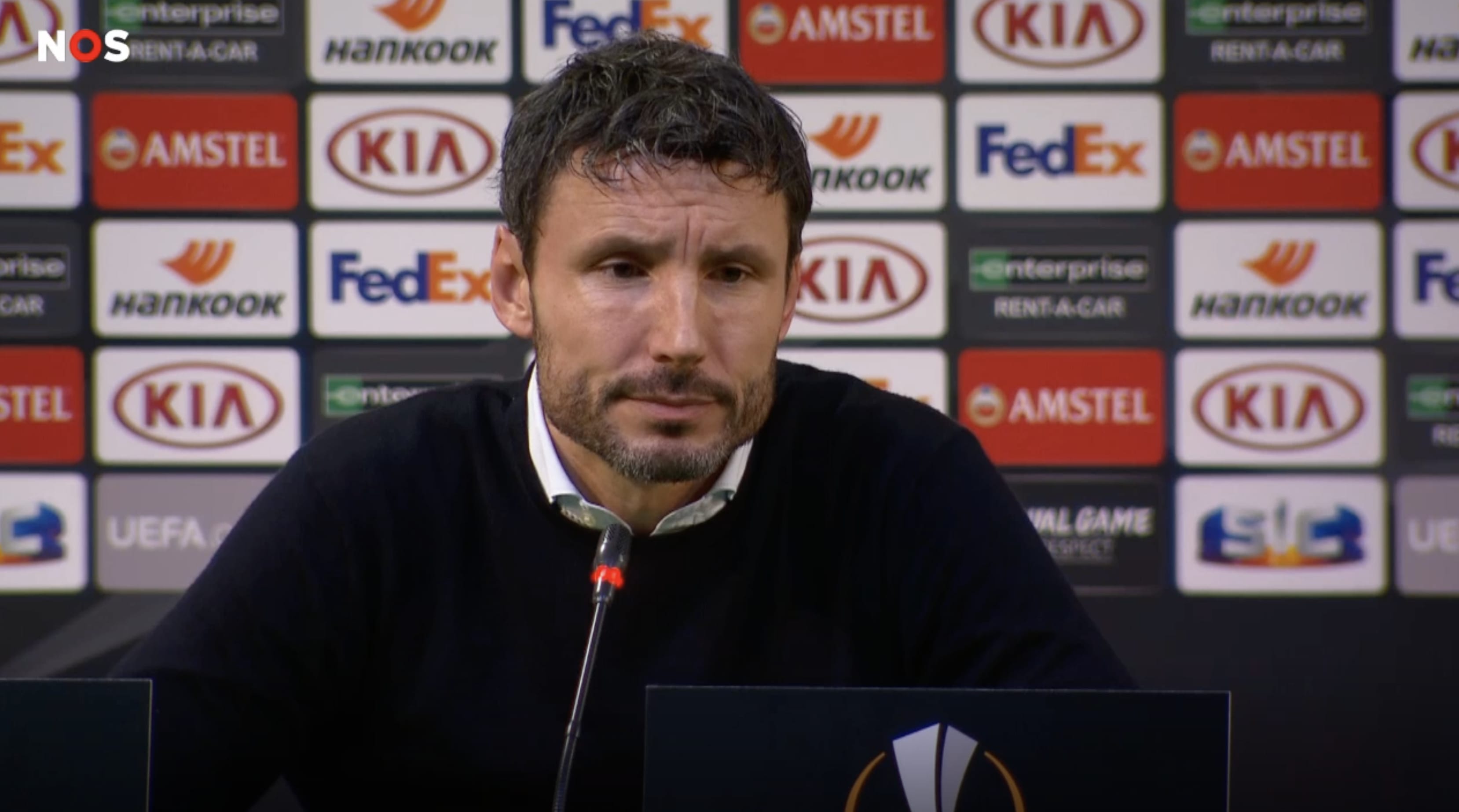 PSV-perschef grijpt in bij gesprek tussen Van Bommel en Maalderink