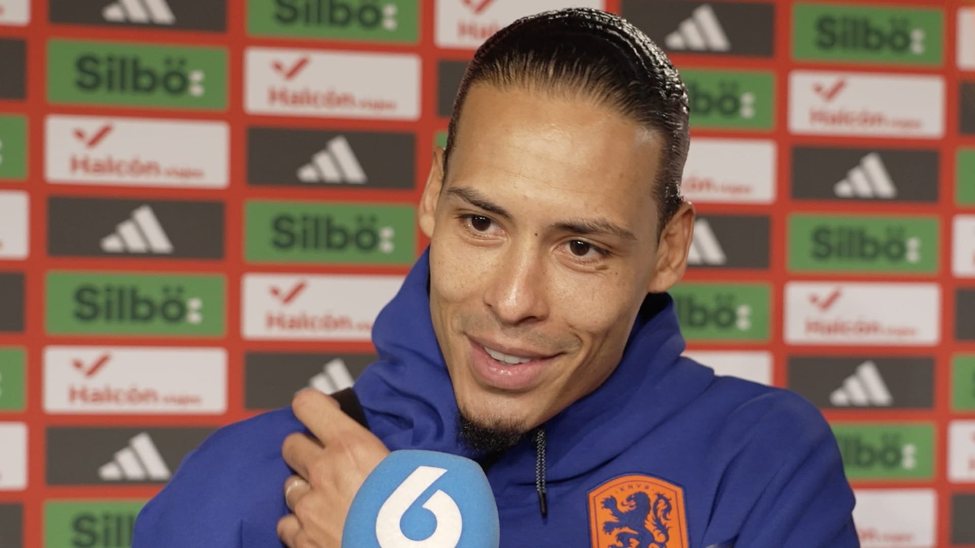 Virgil van Dijk: 'Hij wilde mijn shirt graag hebben, dus niet slecht voor de collectie!'