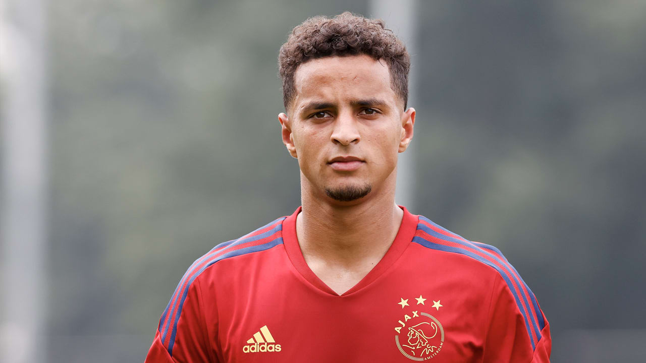 Mohamed Ihattaren traint voorlopig individueel verder bij Ajax