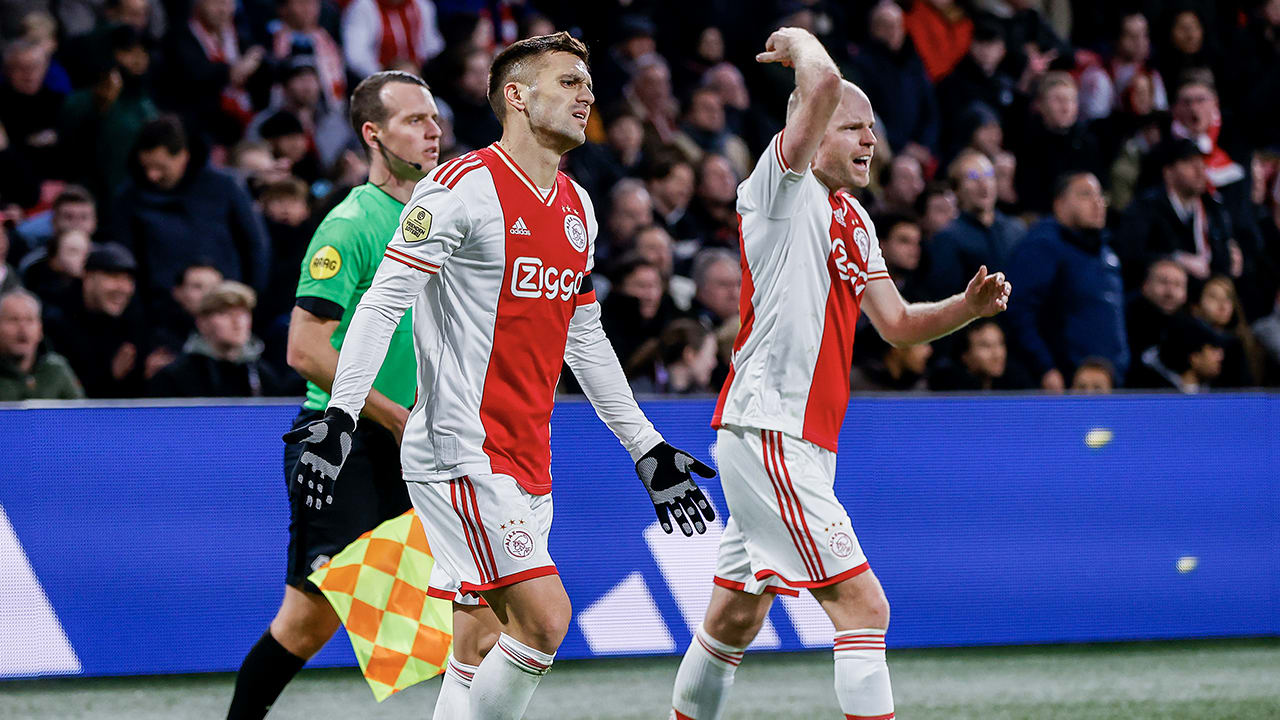 Worstelend Ajax weet niet te winnen van Volendam en evenaart negatief record