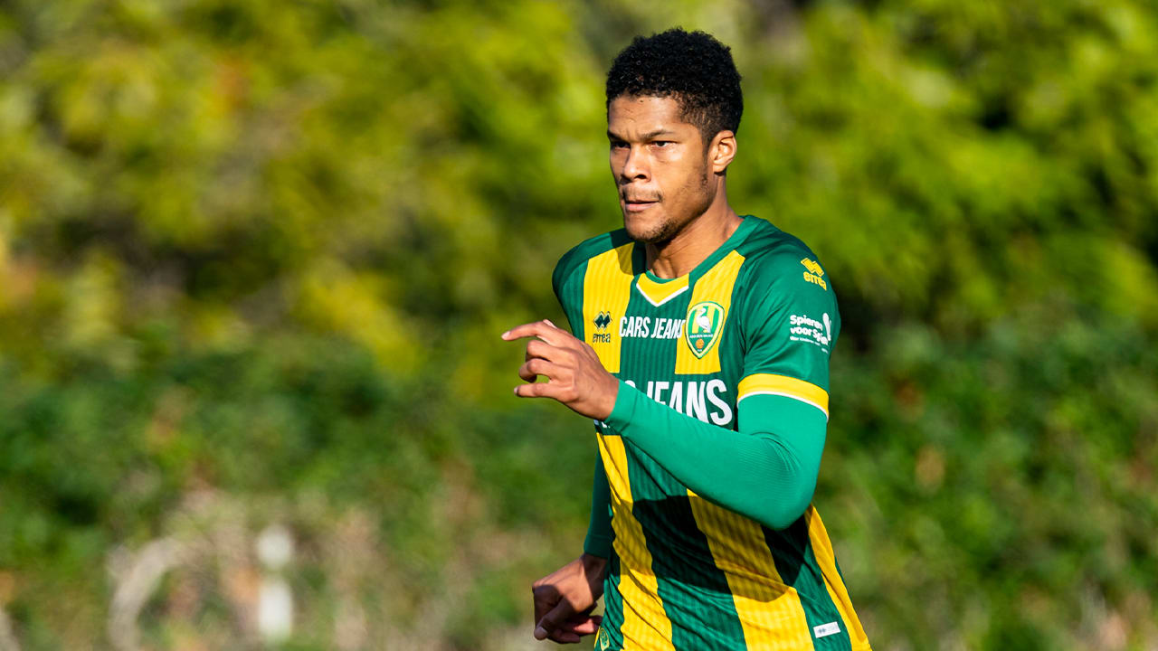 ADO Den Haag huurt met Spence nog een Engelsman