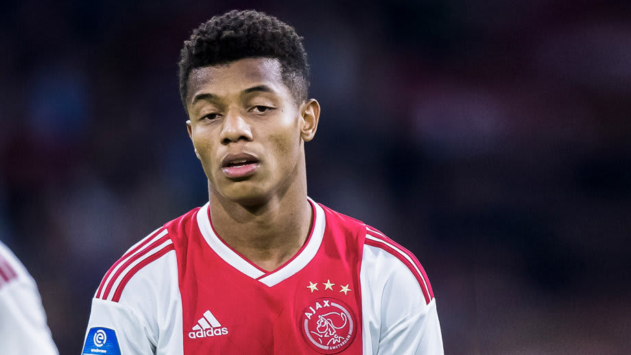 Neres komt dit jaar niet meer in actie voor Ajax