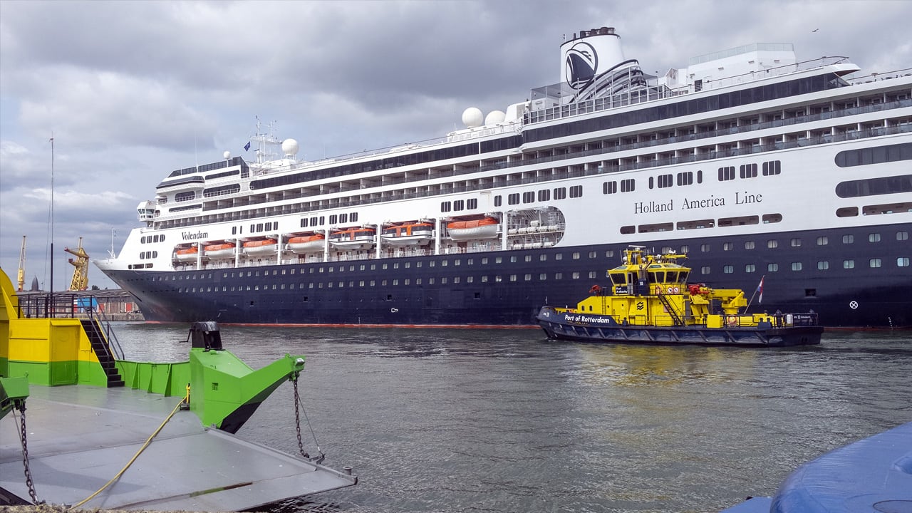 Kabinet ziet voorlopig af van asielopvang op open water 