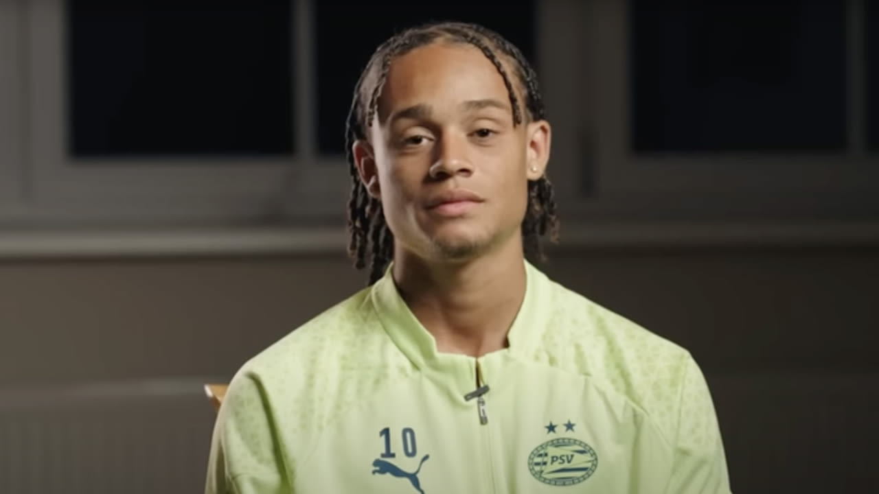 Xavi Simons richt zich in videoboodschap tot supporters: ‘Lieve PSV-fans…’
