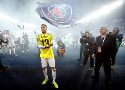 PSG ontkent dreigend vertrek Mbappé of Neymar