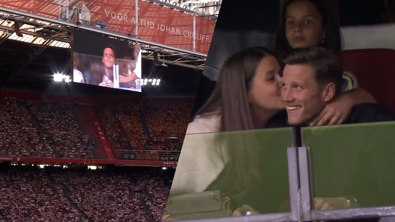 Video: Wout Weghorst luidkeels toegezongen door Ajax-fans in Johan Cruijff ArenA