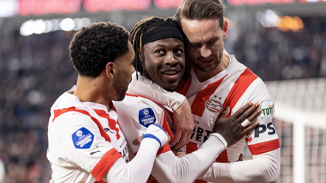 Oppermachtig PSV bereikt halve finale KNVB beker na eenvoudige zege op ADO