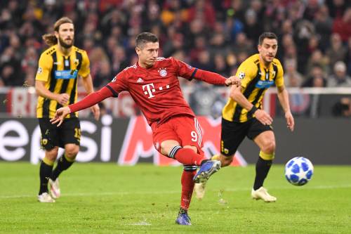 Lewandowski leidt Bayern opnieuw langs AEK