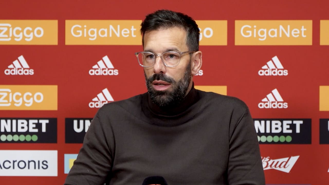 Van Nistelrooy aangeslagen na dreun: 'Ik wil het hier niet eens over hebben'