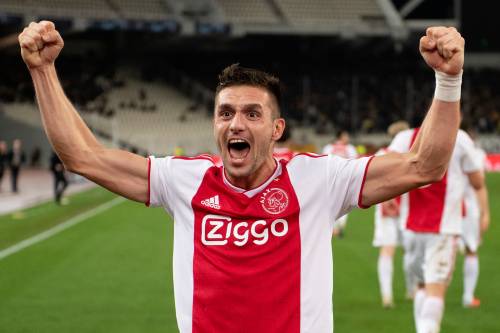 Tadic schiet Ajax naar achtste finales CL