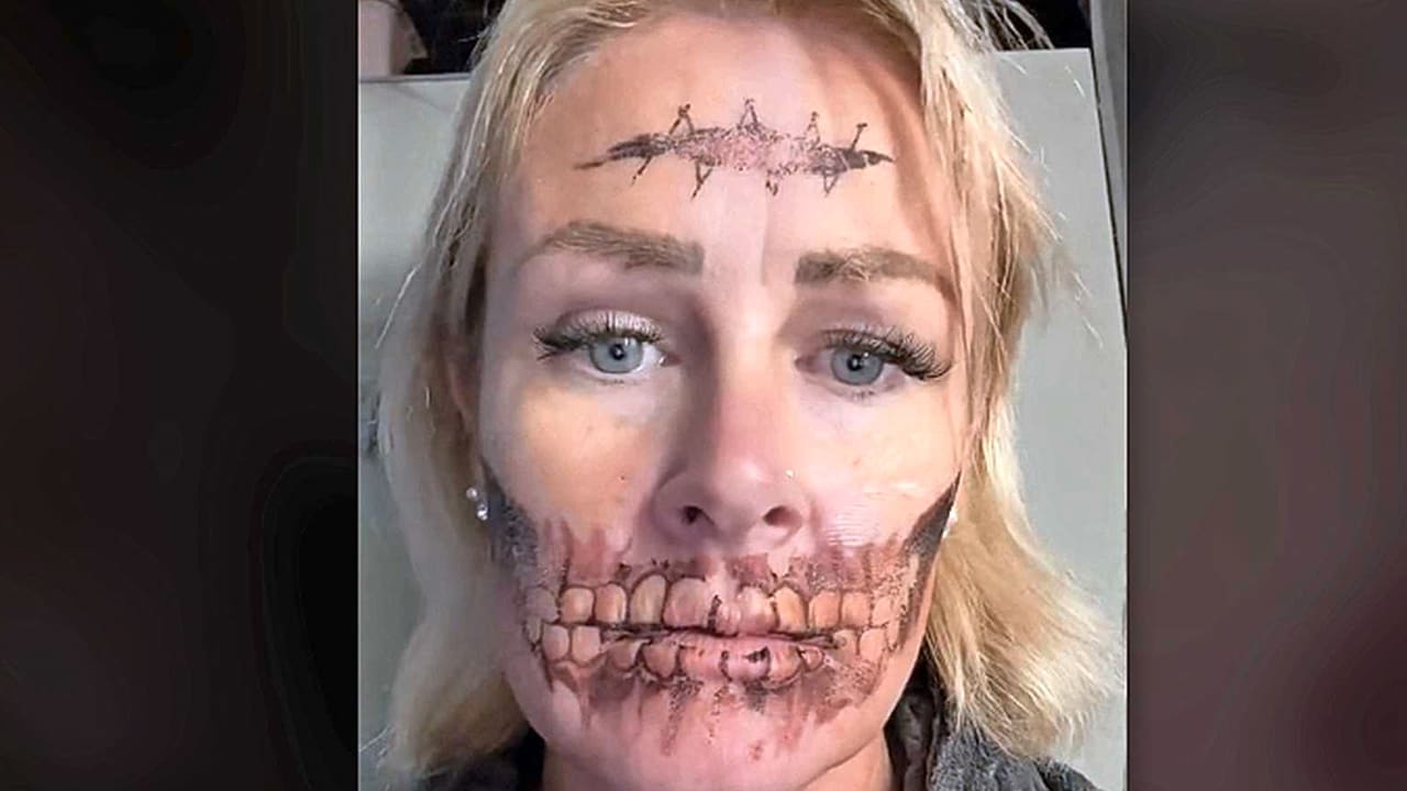 Halloweenkostuum mislukt volledig: vrouw krijgt griezelige plaktattoo niet van gezicht