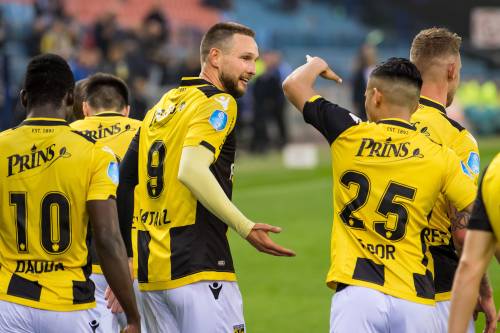 Vitesse schakelt Groningen uit in play-offs