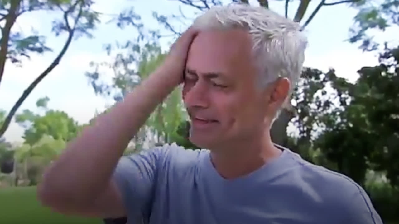 Mourinho in tranen: 'Ik mis het voetbal' 