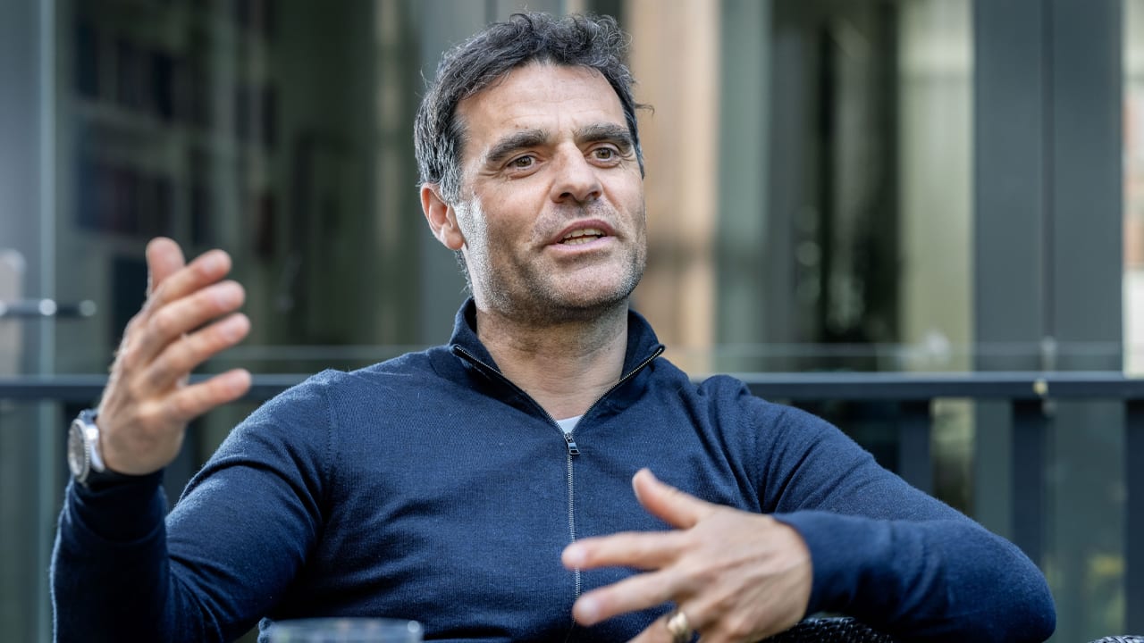 Perez buigt zich over spitsendilemma bij Ajax: 'Hij is zo bizar goed geworden'