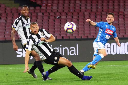 Napoli kruipt iets dichter op Juventus