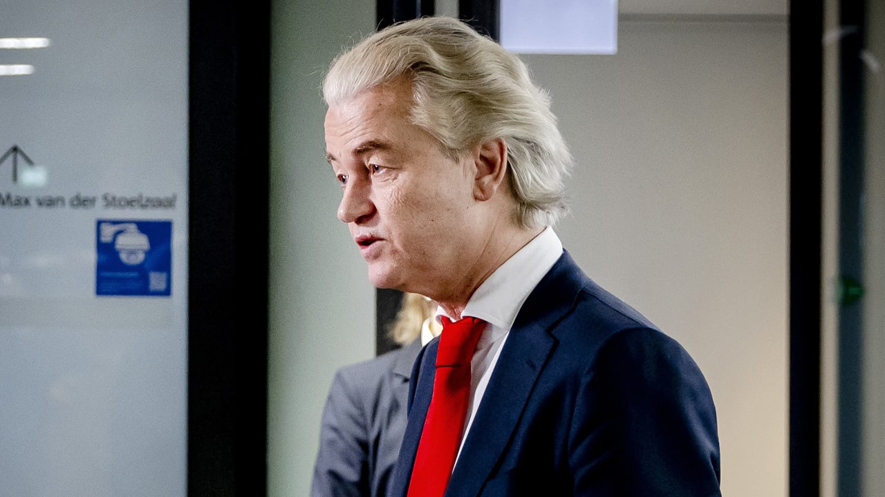Video: Geert Wilders loopt weg na vragen over posts op X: 'Zuur'