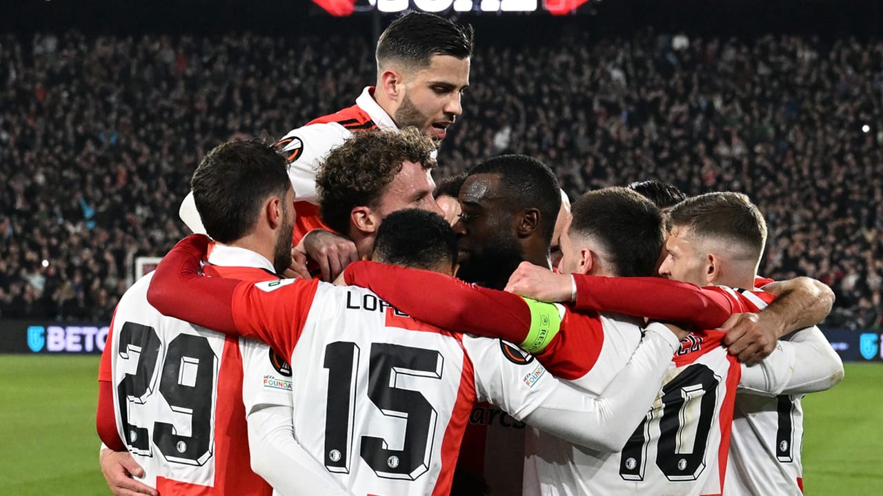 Feyenoord vernedert Shakhtar en bereikt kwartfinale Europa League