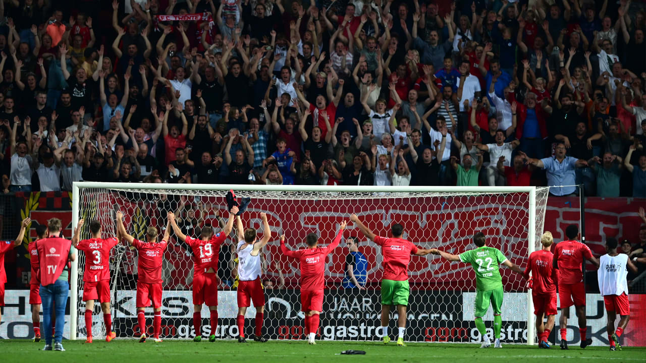 'FC Twente heeft de potentie om over PSV heen te gaan qua achterban en support'