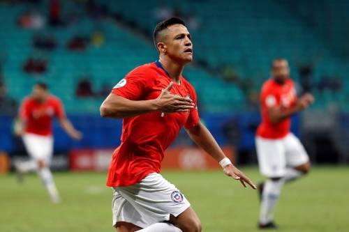 Sánchez schiet Chili naar kwartfinales