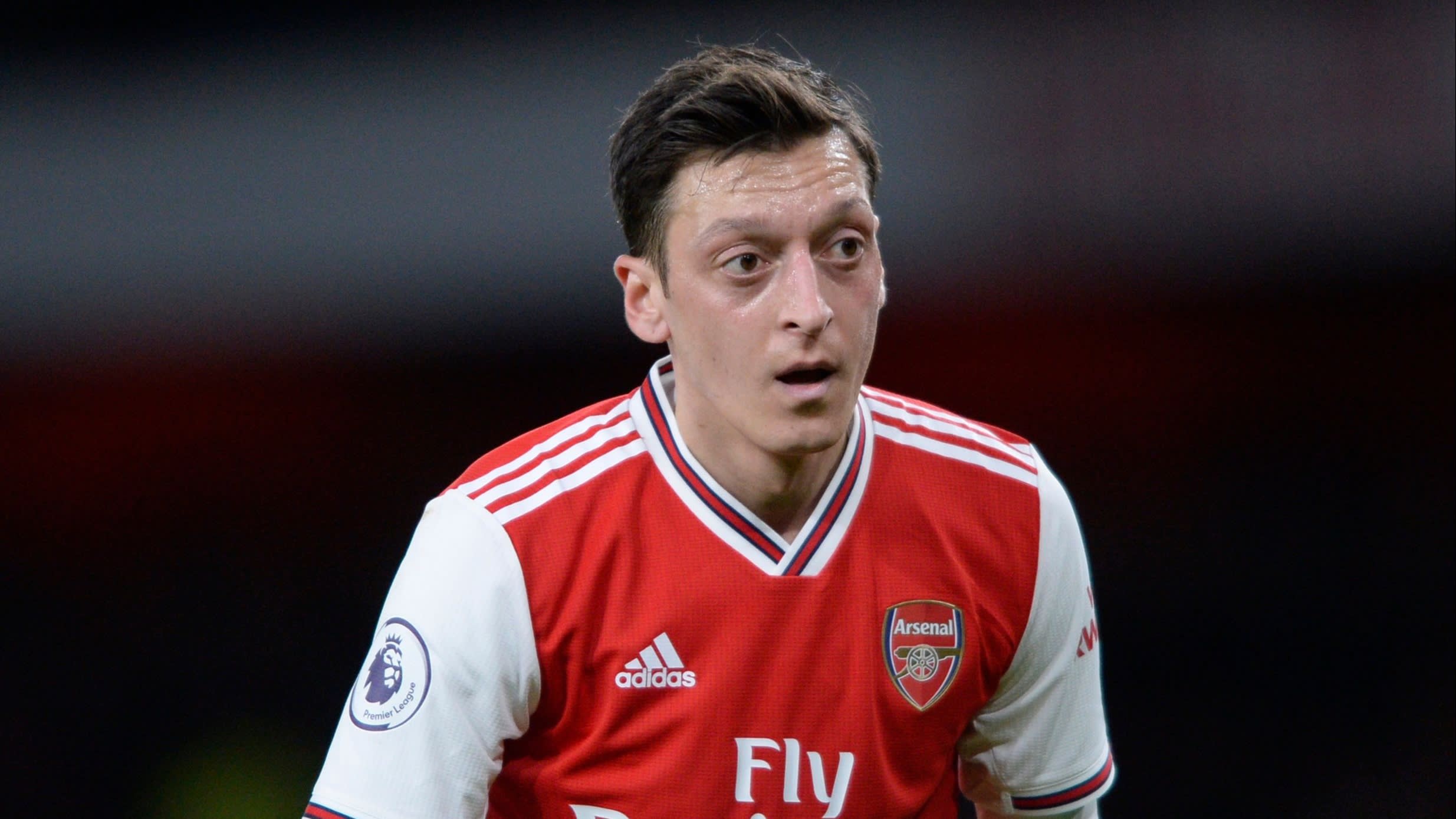 Arsenal-fan noemt dochter Özil na weddenschap met Özil