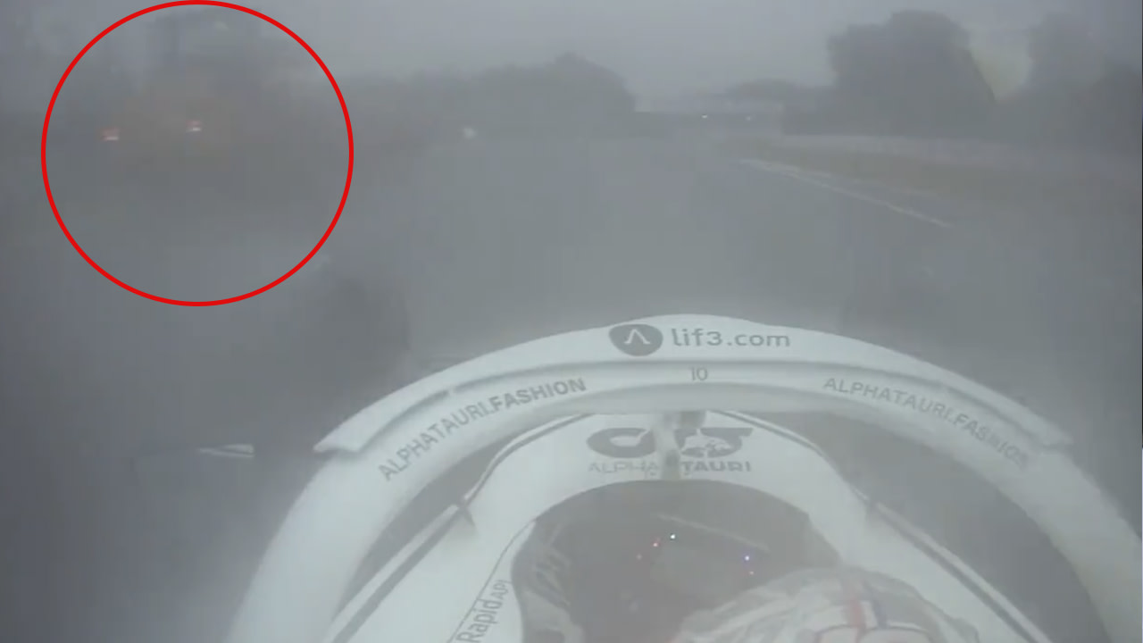Video: Gasly knalt bijna op kraanwagen tijdens GP van Japan