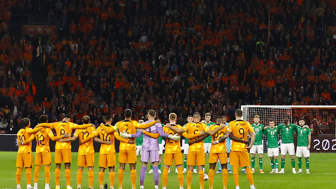 Hartverwarmende minuut stilte voor Ruud Geels voorafgaand aan duel met Ierland