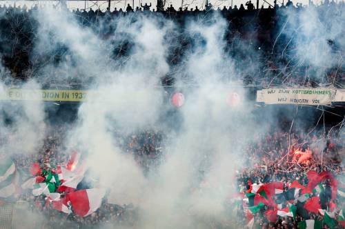 Weer een boete voor Feyenoord om vuurwerk