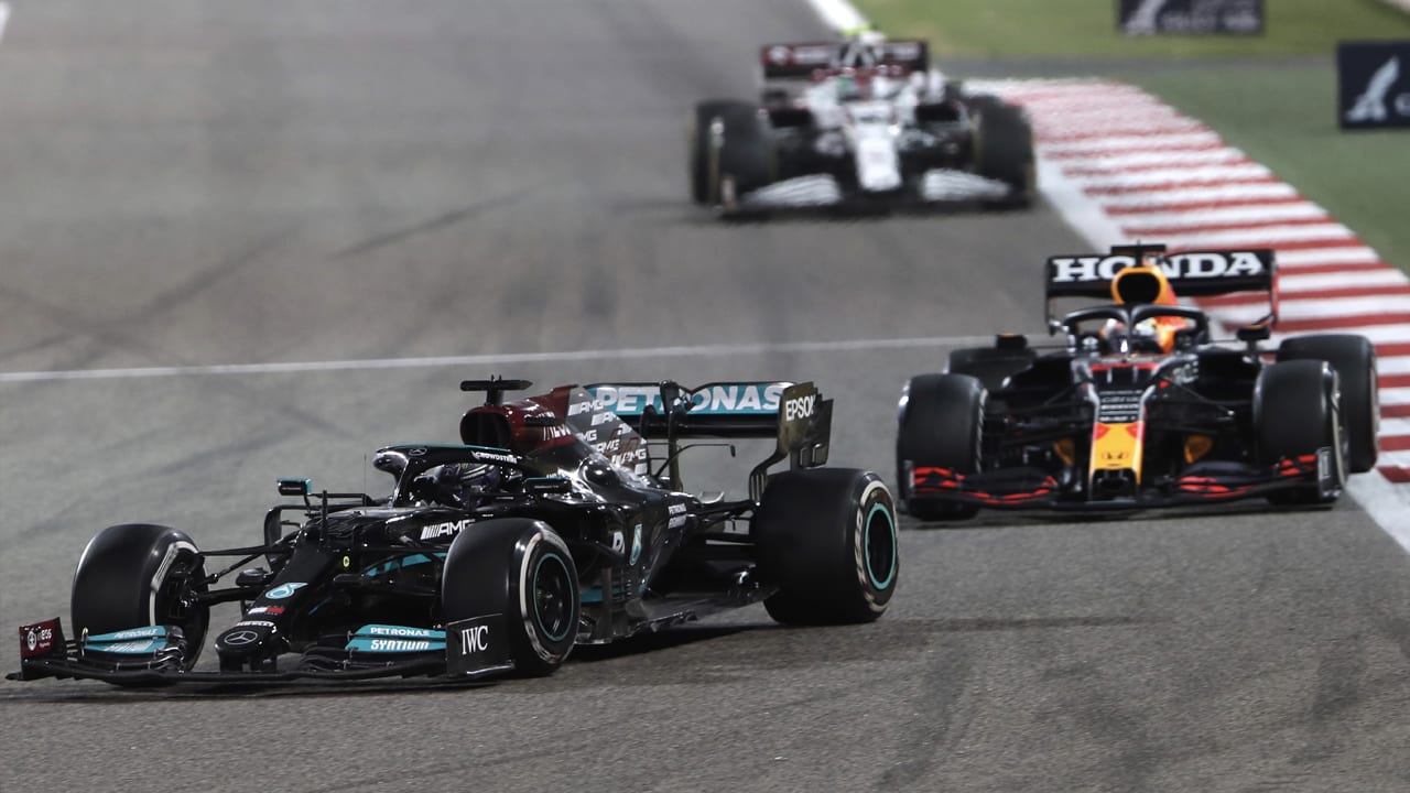 OFF-TOPIC: Verstappen tweede achter Hamilton in openingsrace Formule 1-seizoen