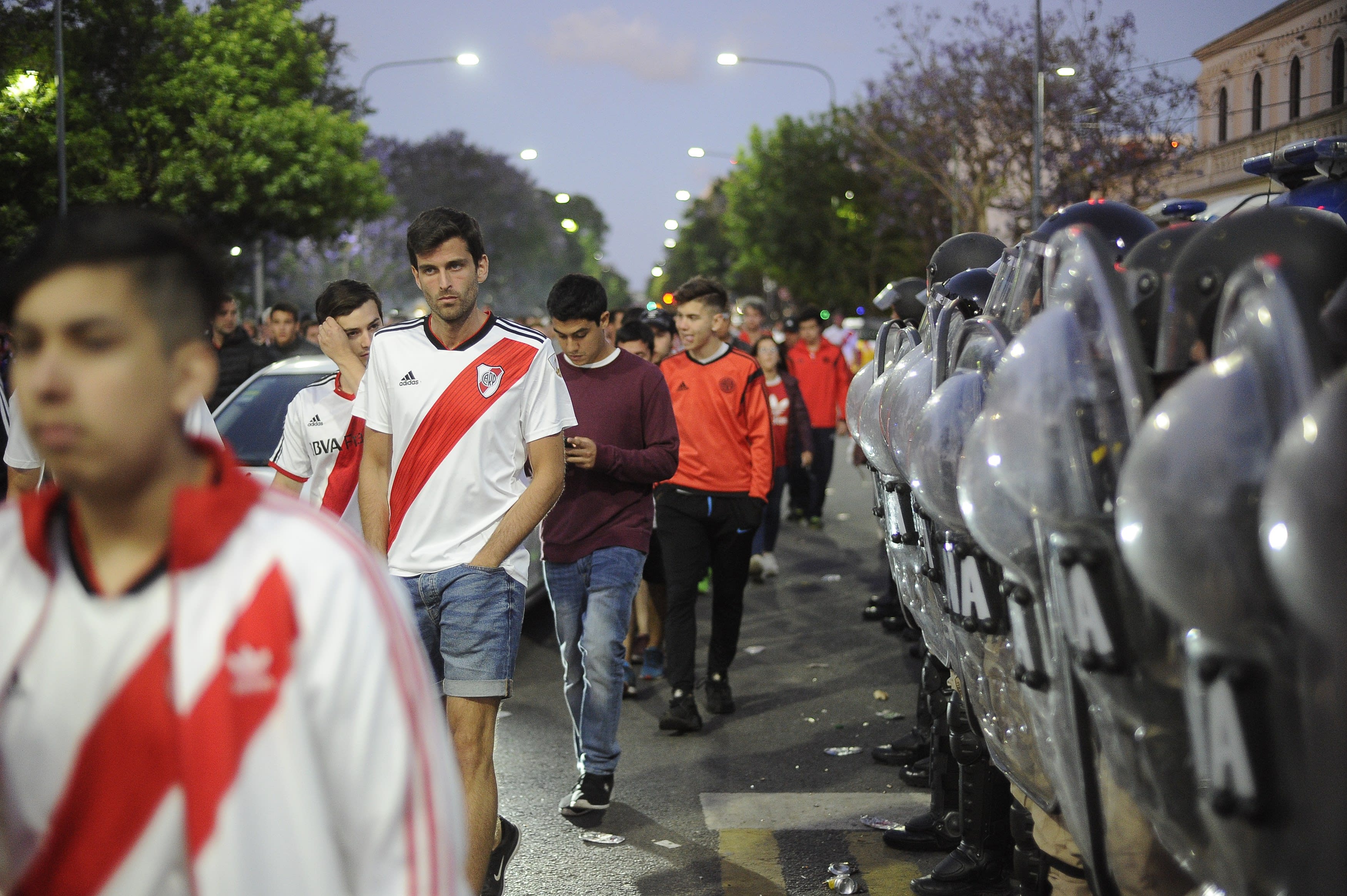 Return Copa Libertadores tussen River Plate en Boca Juniors in Spanje?! 