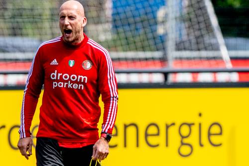 Stam ziet Feyenoord bij debuut met 6-0 winnen