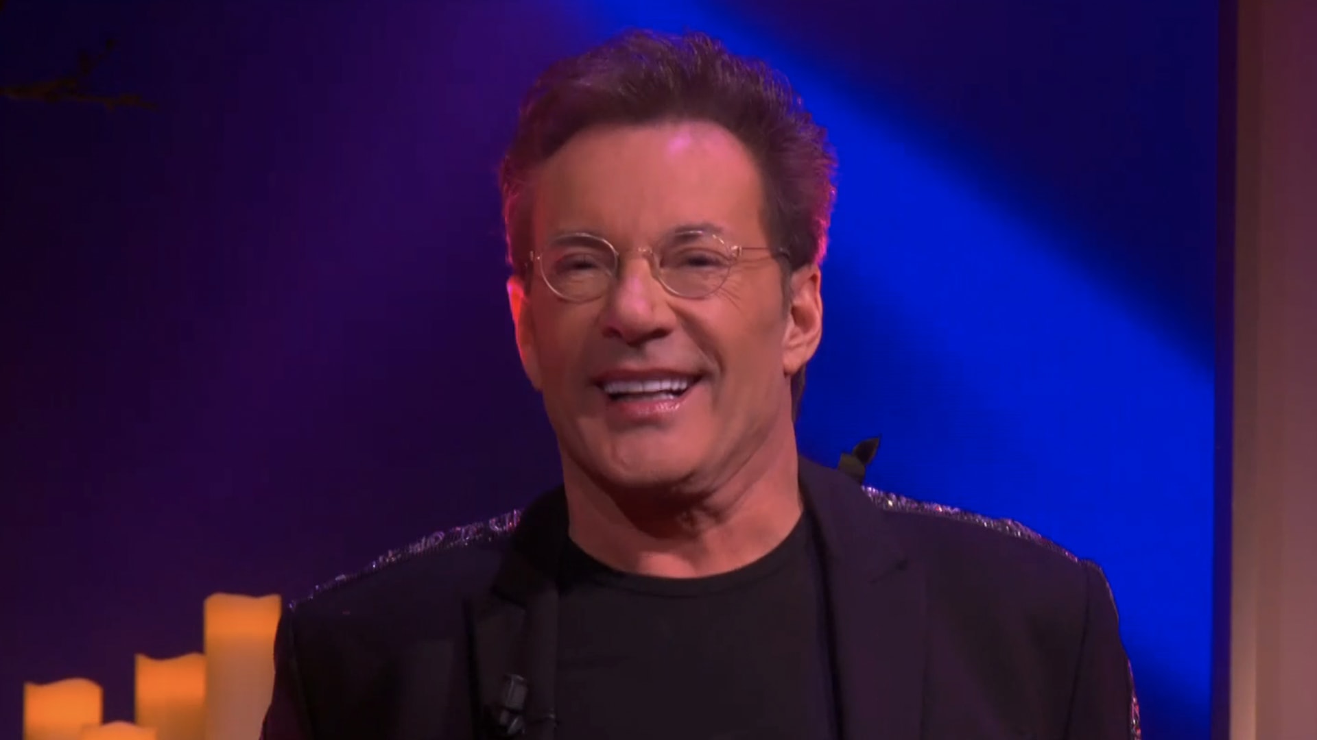 Gerard Joling zet studio van De Oranjewinter op z'n kop met 'Altijd Vrijgezel'!