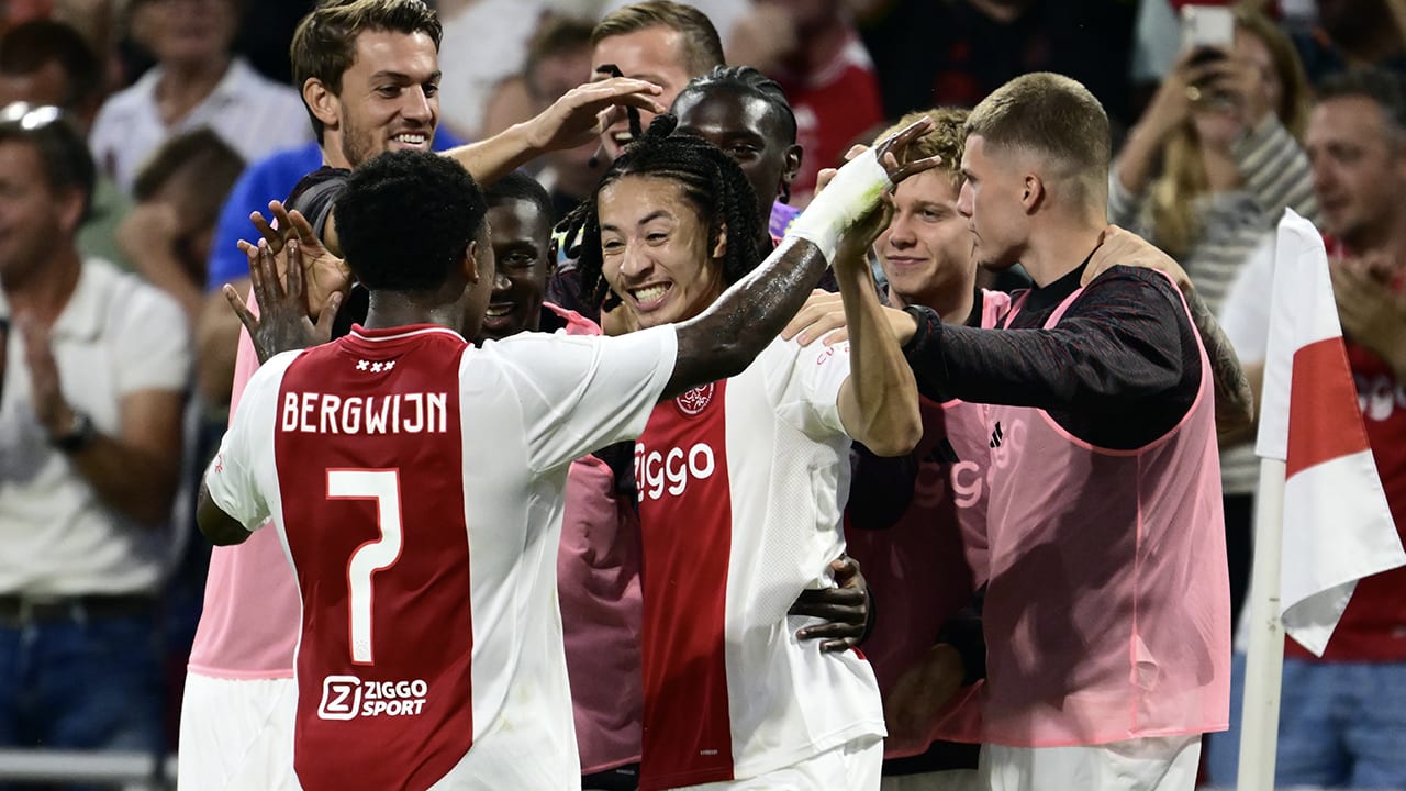 Ajax met ruime zege naar hoofdtoernooi van Europa League