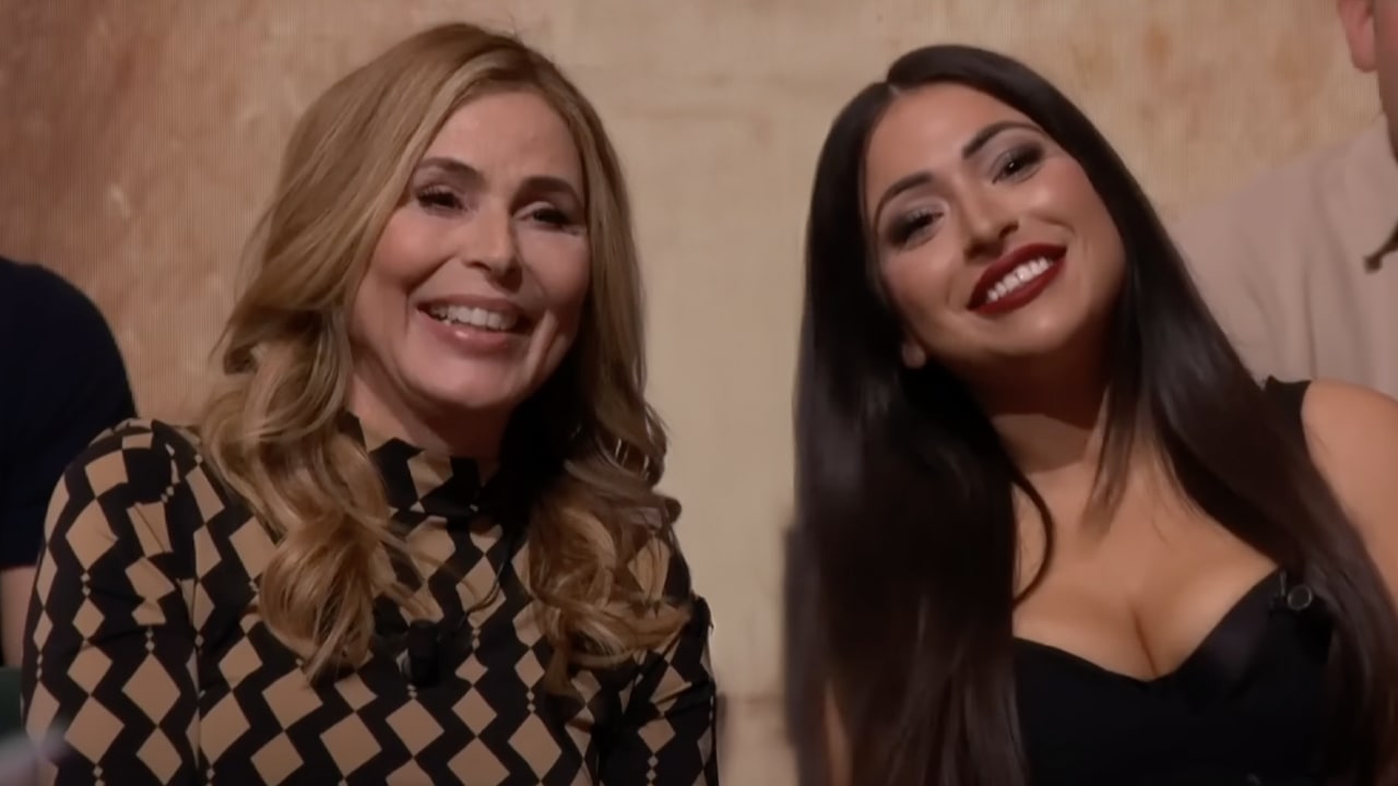Lale Gül onthult hoeveel Heleen van Royen in vijf dagen heeft verdiend op OnlyFans: 'Echt bizar!'