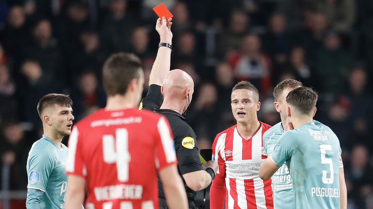 Afellay pakt rode kaart en mist Ajax-uit