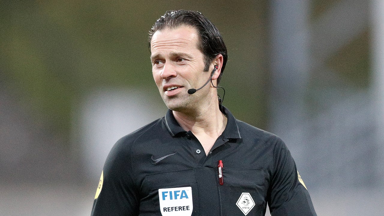 Om deze reden is Bas Nijhuis uiteindelijk scheidsrechter geworden