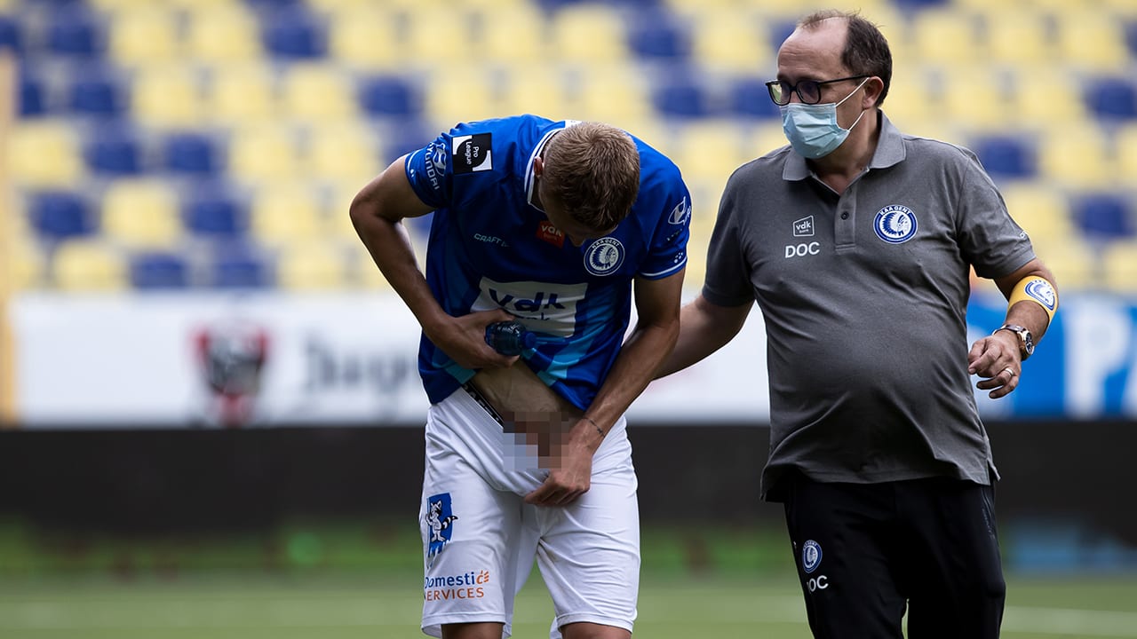 HORRORBLESSURE: hechting in geslachtsdeel voor Gent-verdediger