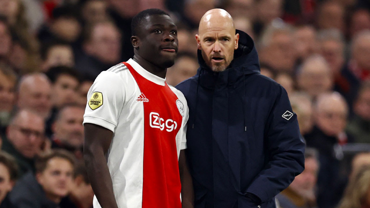 Brobbey: 'Bij Manchester United kon ik een veelvoud van mijn Ajax-salaris verdienen'