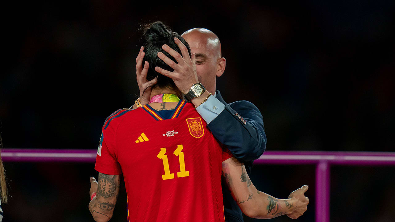 Wereldkampioen Spanje speelt niet tot bondsvoorzitter is vertrokken
