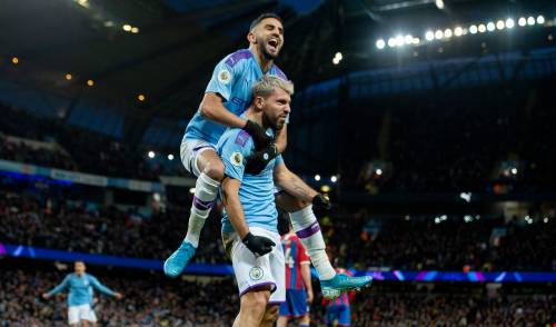 Manchester City dankt invaller Agüero