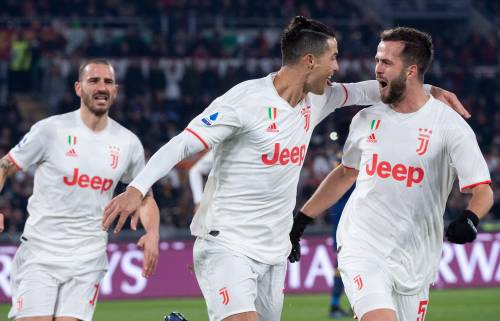 Juventus wint bij AS Roma en neemt koppositie over van Inter