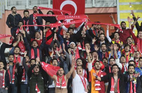 Turken winnen ook tweede duel EK-kwalificatie