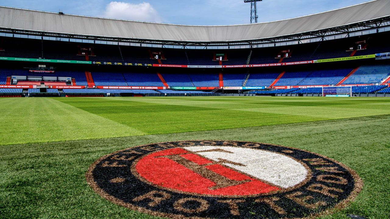 Feyenoord geeft 15 fans stadionverbod na bedreigen bestuursleden